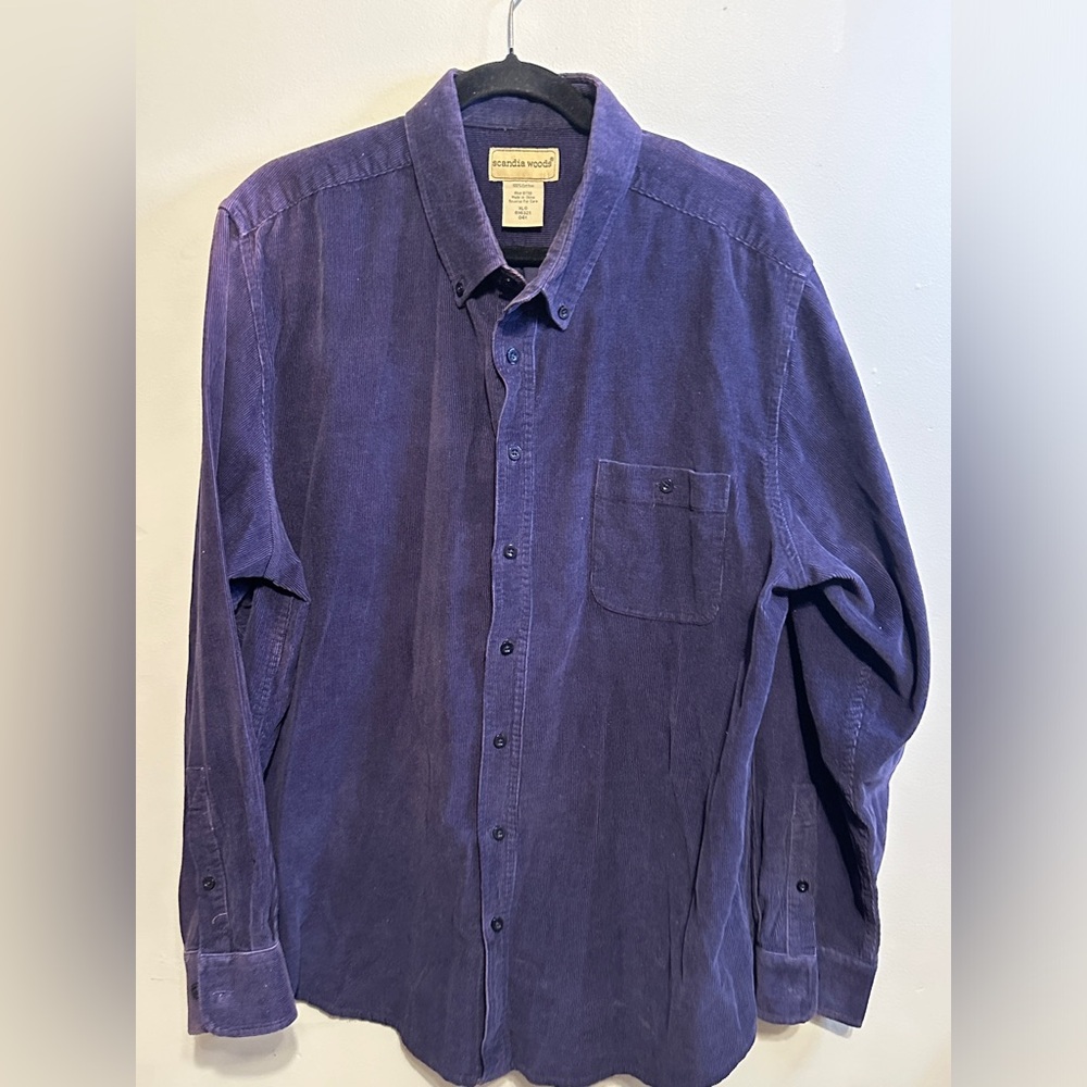 Men’s corduroy button-down
